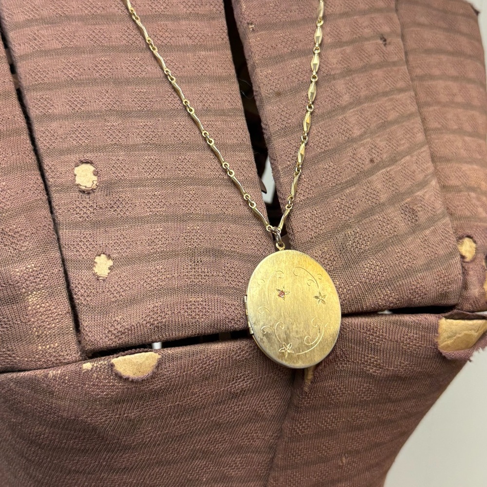 Vintage Gold Plated Etched Bar Link Necklace & Large Oval Locket - Picture 12 of 14